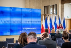 uczestnicy konferencji w KPRM
