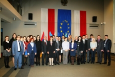 Zdjęcie grupowe wszystkich uczestników szkoelnia.