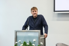 Marek Kamiński podczas wystąpienia