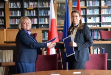 dyrektorzy KSAP i ENSA po podpisaniu umów