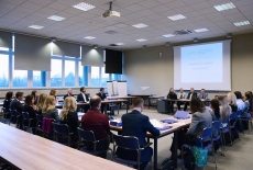 uczestnicy szkolenia podczas uroczystego otwarcia