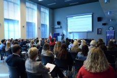 uczestnicy konferencji podczas wystąpienia prelegenta