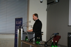 ks. prof. Franciszka Longchamps de Bérier przemawia na mównicy