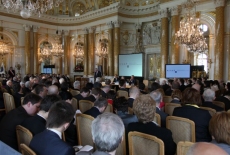 fot. Sebastian Szulfer/KSAP Uczestnicy spotkania siedzą na sala, przy mównicy przemawia Jacek Czaputowicz