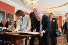 fot. Sebastian Szulfer/KSAP Goście wpisujący się do Księgi