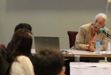 fot. Sebastian Szulfer/KSAP Pan siedzi i mówi do mikrofonu