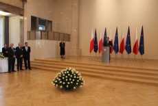 fot. Sebastian Szulfer/KSAP Tomasz Arabski stoi przy mównicy i przemawia