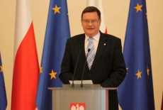 fot. Sebastian Szulfer/KSAP Sławomir Brudziński stoi przy mównicy i przemawia