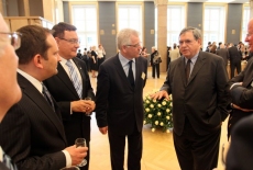 fot. Sebastian Szulfer/KSAP Uczestnicy stoją w holu i rozmawiają