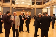 fot. Sebastian Szulfer/KSAP Uczestnicy stoją w holu i rozmawiają