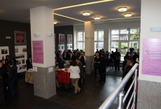 fot. Sebastian Szulfer/KSAP uczestnicy stoją w holu i rozmawiają