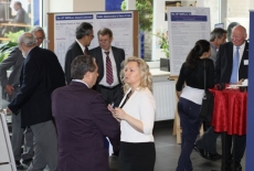 fot. Sebastian Szulfer/KSAP uczestnicy stoją w holu i rozmawiają