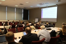 fot. Sebastian Szulfer/KSAP Uczestnicy sesji siedzą przy stołach