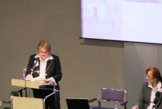 fot. Sebastian Szulfer/KSAP Pani stoi przy mównicy i przemawia