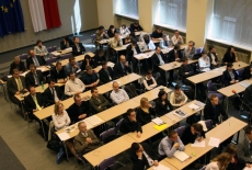 fot. Sebastian Szulfer/KSAP Goście spotkania siedza w ławkach na auli