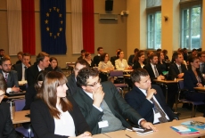 Zgormadzeni goście na auli KSAP.