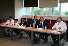 Uczestnicy szkolenia siedzą w ławkach