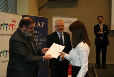 Wręczanie dyplomów uczestnikom