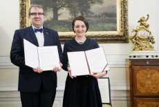 Dyrektor KSAP i Główny Konserwator Zabytków w gabinecie Konserwatora po podpisaniu umowy