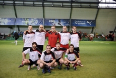 Reprezentacja piłkarska Krajowej Szkoły Administracji Publicznej, w składzie: Rafał Bartochowski, Paweł Bieńkowski, Krzysztof Chmieliński, Szymon Cienki, Karol Gabryel, Mariusz Jesionowski, Rafał Jewdokimow, Wojciech Kaczor,Sebastian Szyszczyński, Paweł Witkowski. Zdjęcie gruopwe.