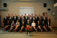 Zdjęcie grupowe absolwentów XXIII Promocji Polskie Państwo Podziemne