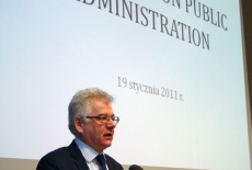 fot. Sebastian Szulfer/KSAP Dyrektor KSAP Jacek Czaputowicz przemawia na mównicy