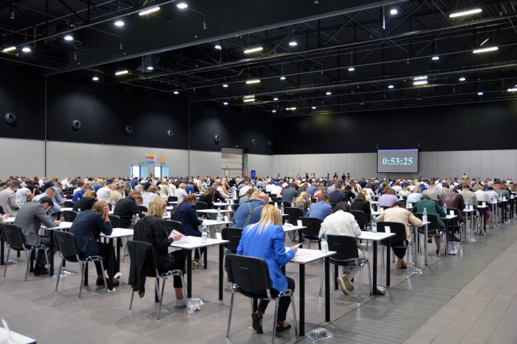 uczestnicy postępowania podczas egzaminu